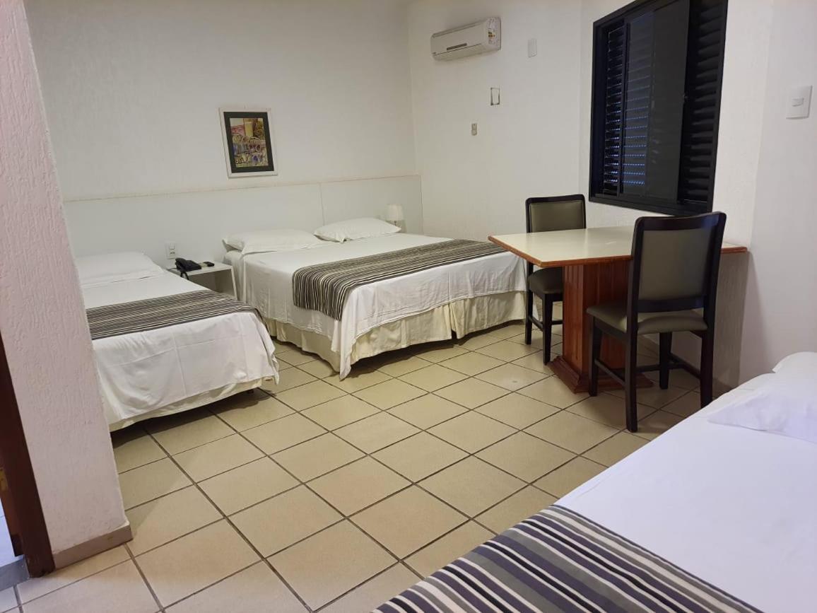 Hz Hotel Patos de Minas Bagian luar foto